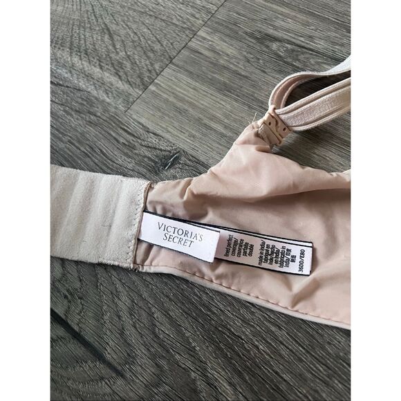 Victoria Secret Bra Beige Padded Underwire Adjustable Clasp Back 36DD - Picture 7 of 8
